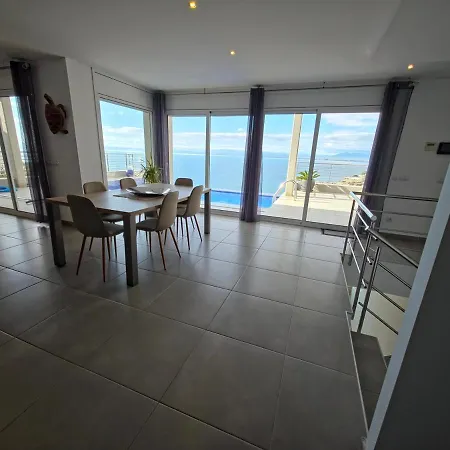 Luxe Vue Piscine 3 Ch Roses